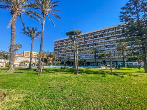 Casa Ángeles - Terraza y vista al mar (Casa Angeles - Terraza y vista al mar) in وسط مدينة توريمولينوس