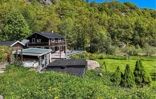 . 3 Bedroom Cozy Home In Farsund
