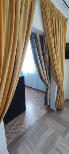 Ad Astra Rooms 2