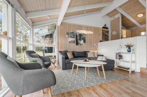 84131-Ebeltoft-Magevangen-25-C - image 3