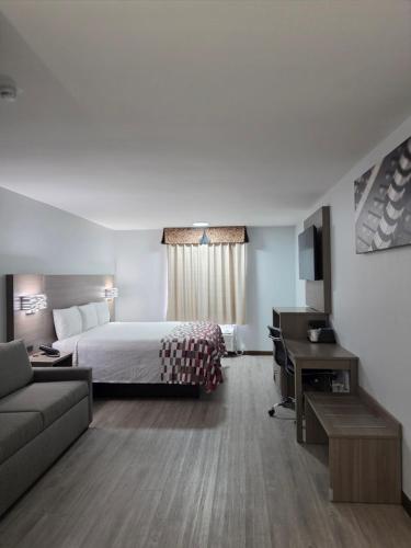 . Days Inn by Wyndham Camden AR