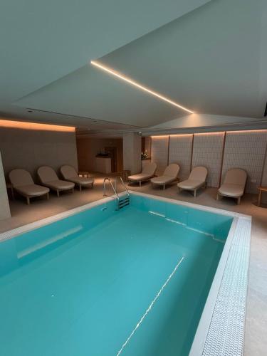 Úszómedence, Atlas Aparthotel in Piatra Neamt