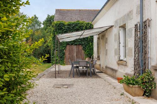Le Cafe de l'Encloitre in Beaumont-la-Ronce