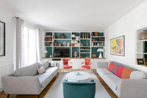 The Refined Parisian