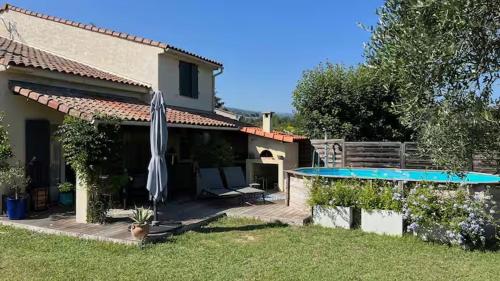 Villa familiale tout confort piscine privée