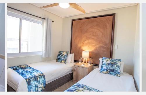 Luxurious Accessible Apartment in Vibrant Kaapstad - image 7