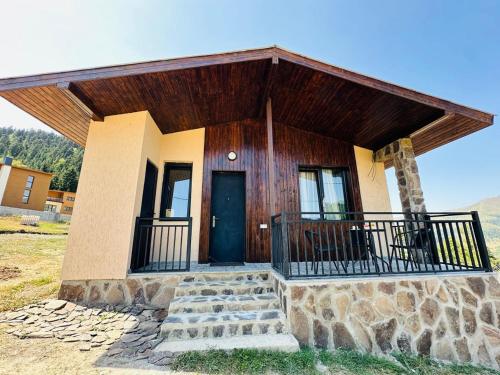 Viesnīcas āriene, "Mtis broli 77"-Mzetamze-Borjomi in Kimotesubani