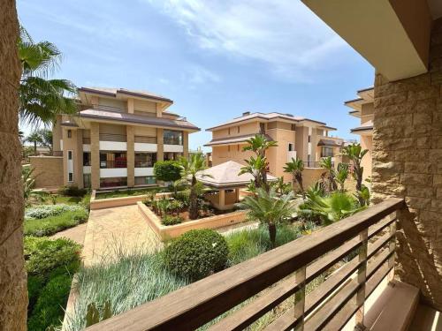 High standing apartment - Pool & Beach 2 min away in 시디 부크나델