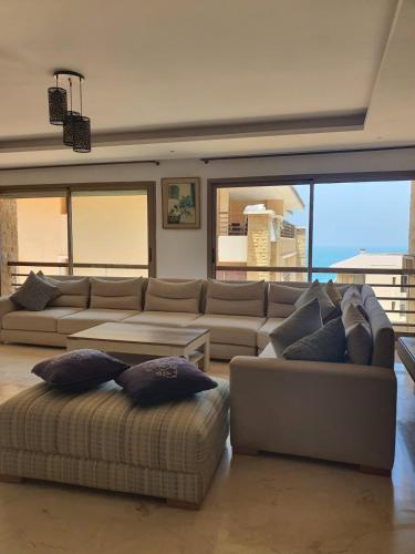 High standing apartment - Pool & Beach 2 min away in 시디 부크나델