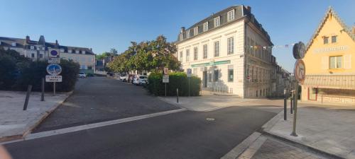 Appartement F3 situé au centre ville (Appartement F3 situe au centre ville) in La Charite Sur Loire