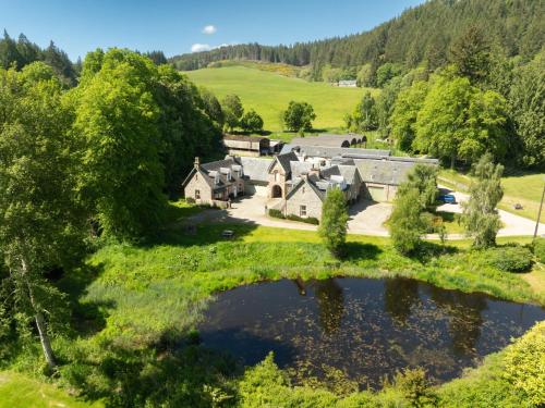 Hotelli välisilme, Holiday Home Coach House on Aigas Golf Course by Interhome in Aigas