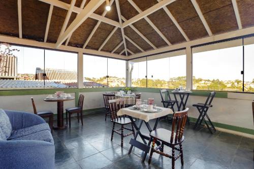 Food and beverages, VELINN Pousada Villa Paty I in Campos Do Jordao