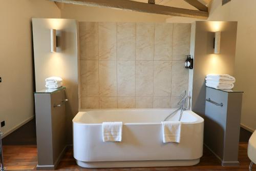 Hotel & Restaurants - Maison Chabran in Pont-de-l'Isere