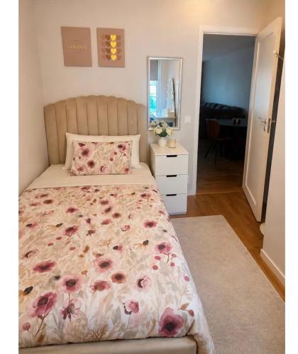 Apartment in Hyllie Emporia, free parking in 힐리에