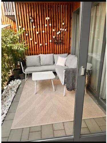 Apartment in Hyllie Emporia, free parking in 힐리에
