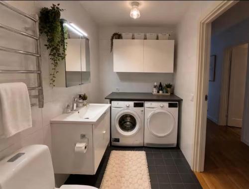 Apartment in Hyllie Emporia, free parking in 힐리에