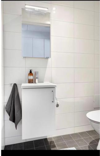Apartment in Hyllie Emporia, free parking in 힐리에