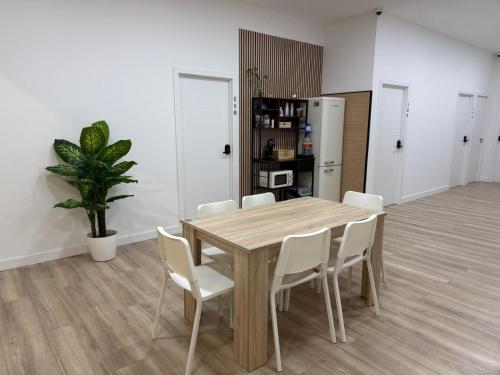 Comoditats, Hostal NV Palacio Congresos in Carretera de Cadiz