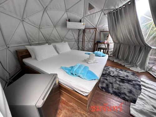 Baanmon Camping บ้านม่อนแค้มปิ้ง ร่อนพิบูลย์ นครศรีธรรมราช in Ron Phibun