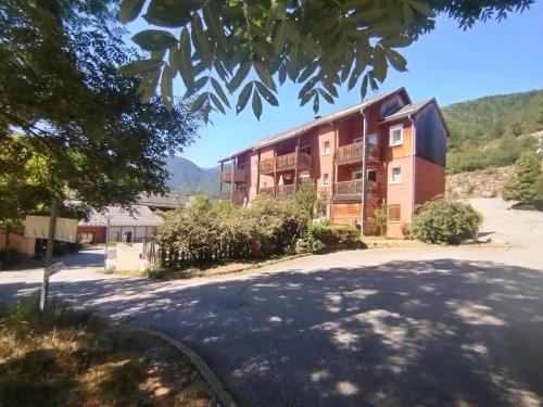 location Ax les Thermes