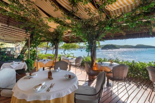 مطعم, فندق وسبا كاساس برانكاس البوتيكي (Casas Brancas Boutique Hotel & Spa) in بوزيوس