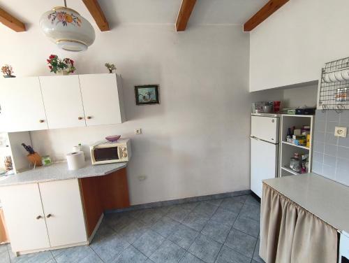 Pension V Doubí apartmán se sdílenou koupelnou (Pension V Doubi apartman se sdilenou koupelnou) in Locenice