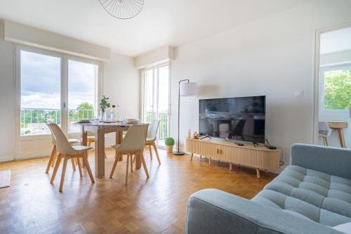 Spacieux 100m 5 ch, Balcon, Tram, Parking gratuit - Location saisonnière - Talence