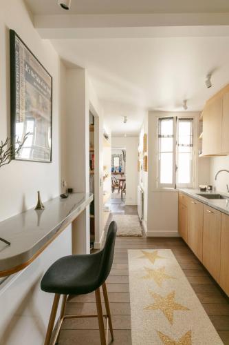Rue Barbet de Jouy - main image
