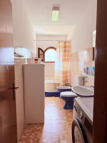 Vannas istaba, Casa Peixinho São Jacinto - 2 Bedrooms, Garden & BBQ near Beach (Casa Peixinho Sao Jacinto - 2 Bedrooms, Garden & BBQ near Beach) in São Jacinto