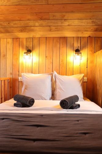 La Cabane Féerique - Les Pieds dans le Pré (La Cabane Feerique - Les Pieds dans le Pre) in Les Landes-Genusson