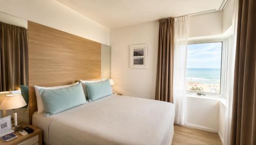 2 twin beds
