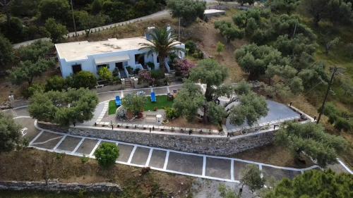 Pefkos Beach House 2 in Kampos Skoureikon