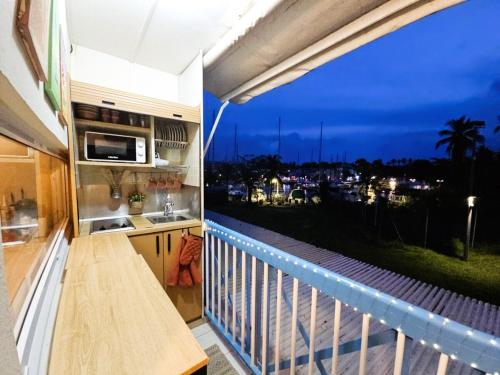 Tropical Chic Studio - Marina View - Swimming Pool in ปวงต์ ดู บู