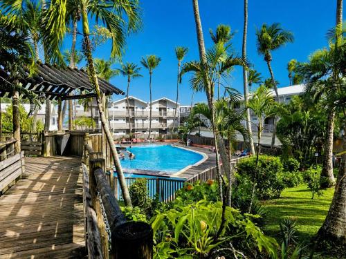 Tropical Chic Studio - Marina View - Swimming Pool in ปวงต์ ดู บู