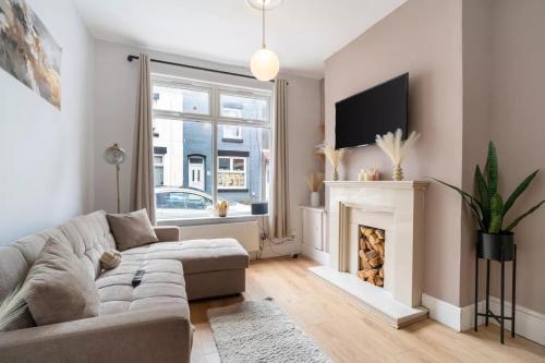 Liverpool Home Fast Wi-Fi, Parking & Long Stays