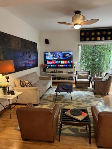Casa Exclusiva 4 Suítes no Jardim Europa - Até 8 Hóspedes