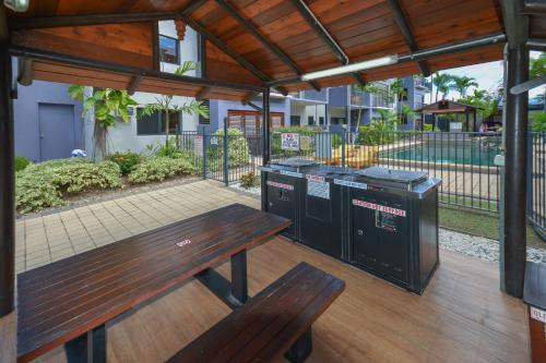 Patogumai, Southern Cross Atrium Apartments in Kairnsas
