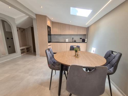 Roma Apartments in พริซเซ่น
