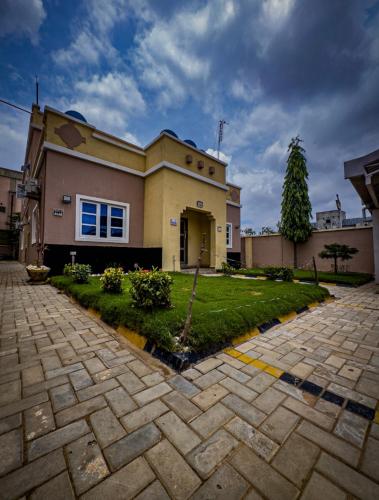 Exterior view, Zamin Suites in Kano