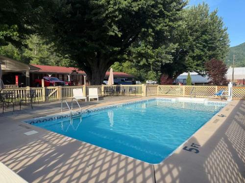 Travelowes Motel - Maggie Valley in Maggie Valley (NC)