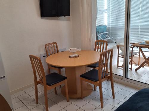 Studio cosy près de la plage des Présidents, tout équipé, loggia, quartier recherché, vélos gratuits - FR-1-325-131