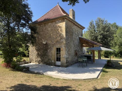 Séjour Authentique dans un Pigeonnier du XVIIe avec Internet et Animaux Acceptés - FR-1-616-101 gîte à louer Crabier
