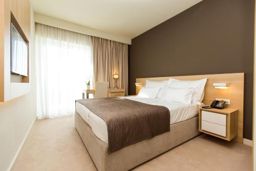 Superior Double Room with Balcony and Sea Side