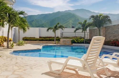 Hermoso Apartamento, bello horizonte Santa Marta, cerca a la playa de pozos colorados