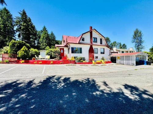 2nd Floor House with 2 Queen Bedrooms and Extra Sofa Bed Located 10 minutes from SeaTac Airport and  – khách sạn tại Rainier Valley