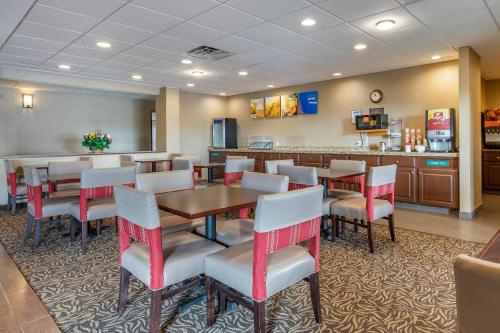 Comfort Inn Charlotte - image 25