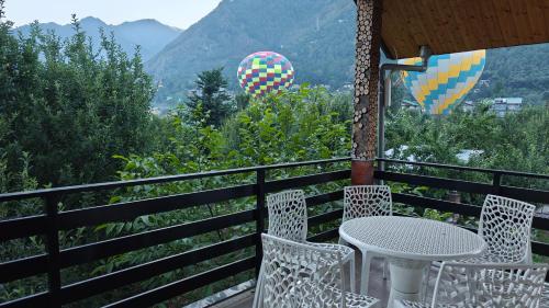 Skyview Cottages Manali in Bashkola