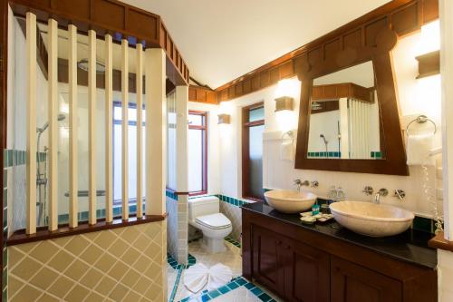 room detail thumbnail 2