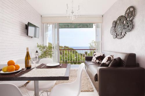 Apartment Beach Front Sant Pol