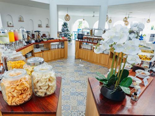 Restaurant, Jungwok Blue Ocean Resort in Bedoyo